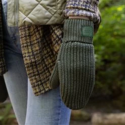 Hunter Green Mittens L/XL 5 Hunter Green Mittens L/XL -Love Your Melon LYM.10.23.Bundle.Up .Week .eCom .Adult .Mittens.Hunter.PDP .3 1 cb4fb9d0 be15 48f5 a8b6 430d0505267c