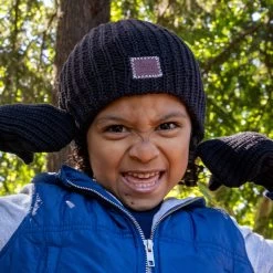 Be A Year Round Hero: Kids Black 9 Be A Year Round Hero: Kids Black -Love Your Melon LYM.Bundles.PDP .1.Black .Hero .Black .Slouch.5 1