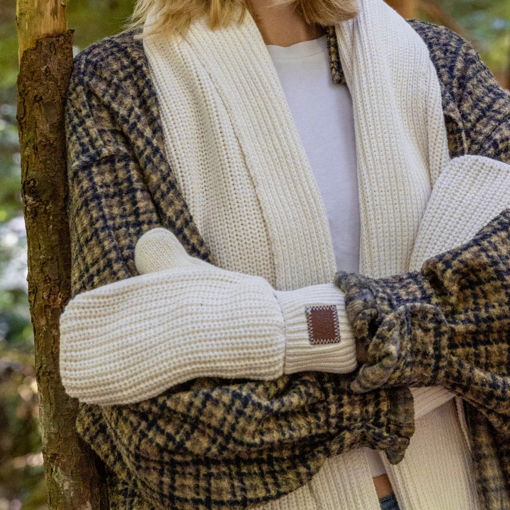 White Speckled Mittens L/XL 3 White Speckled Mittens L/XL - Image 3